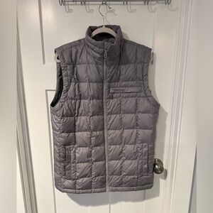 Marmot men’s puffy vest - large